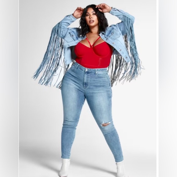 NWT Fashion to Figure Ruthie Fringe Denim Trucker Jacket. Plus size 2 avail - Picture 4 of 16
